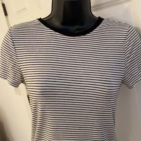 Forever 21 black and white T-shirt small - Picture 1 of 4